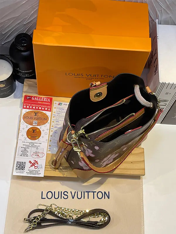 شنطة لويس فيتون ماستر بنية شنط وحقائب louis vuitton bags