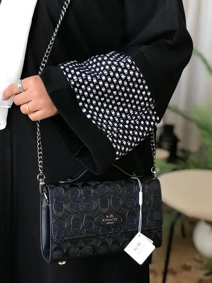 شنطة كوتش اسود وسط الماستر