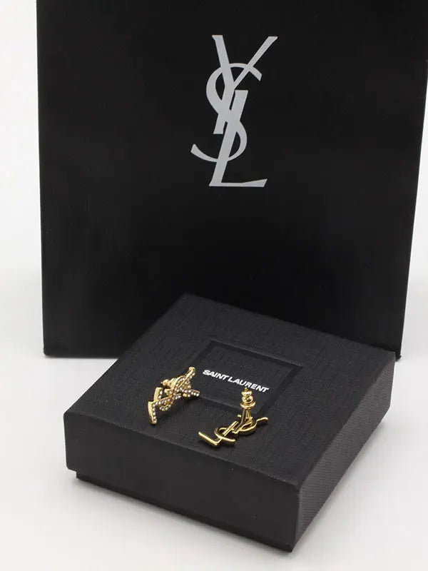 حلق ايف سان لوران كريستال لوقو حلق ysl