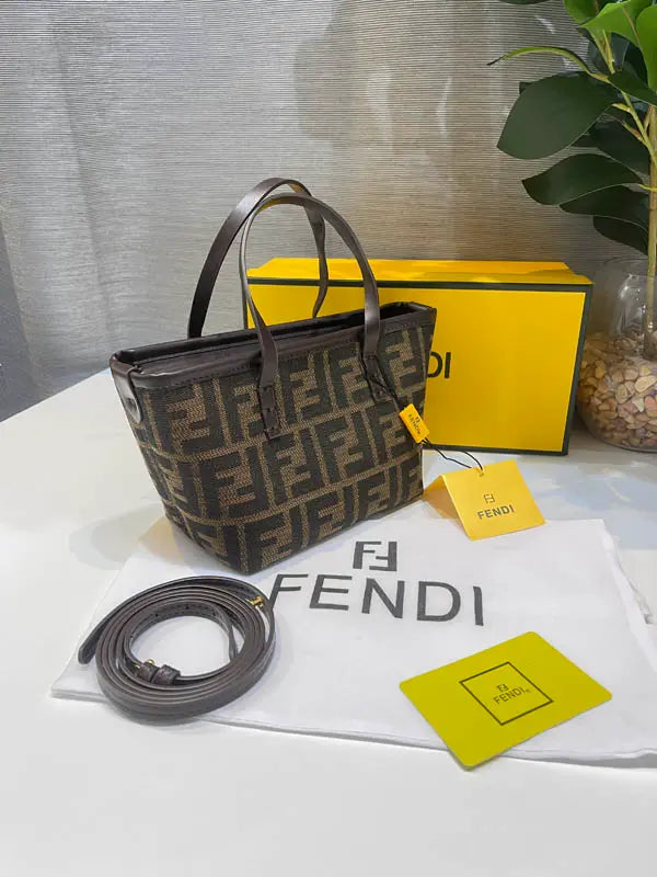 شنطة فندي وسط ماستر 390 شنط وحقائب fendi bags بني