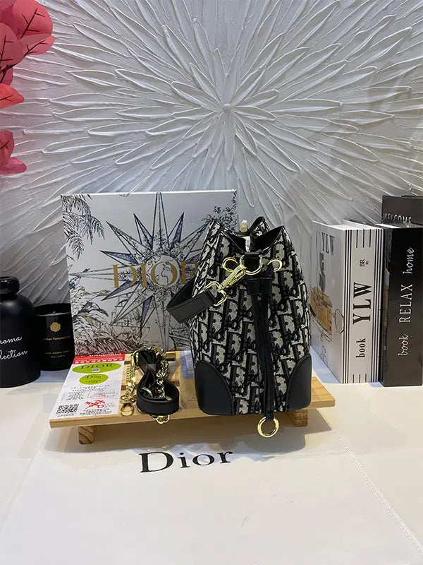 شنطة ديور ماستر وسط شنط وحقائب dior bags