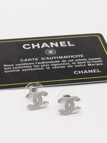 حلق شانيل 552 حلق chanel فضي