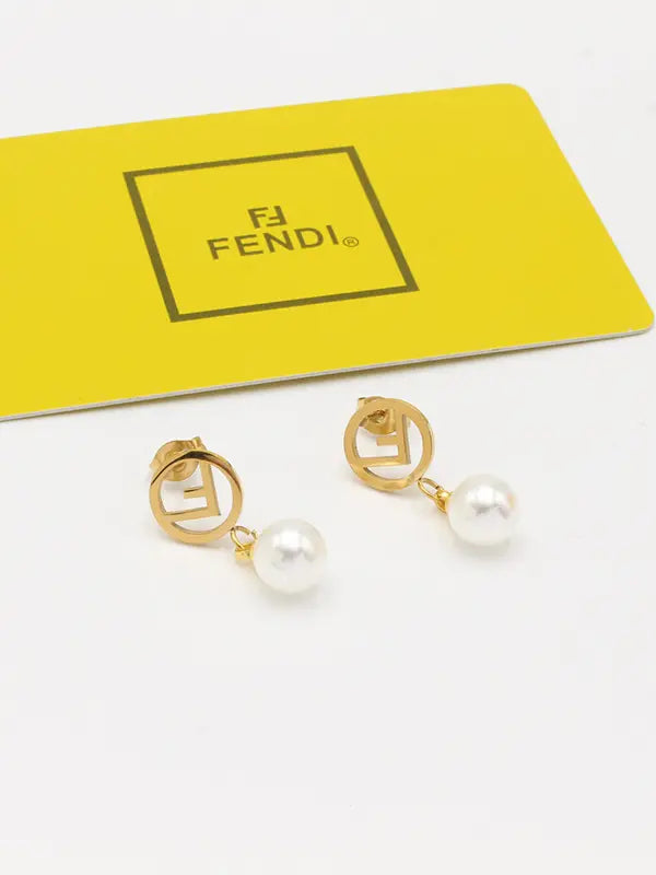 حلق فندي ميتال بيرل لوقو حلق fendi