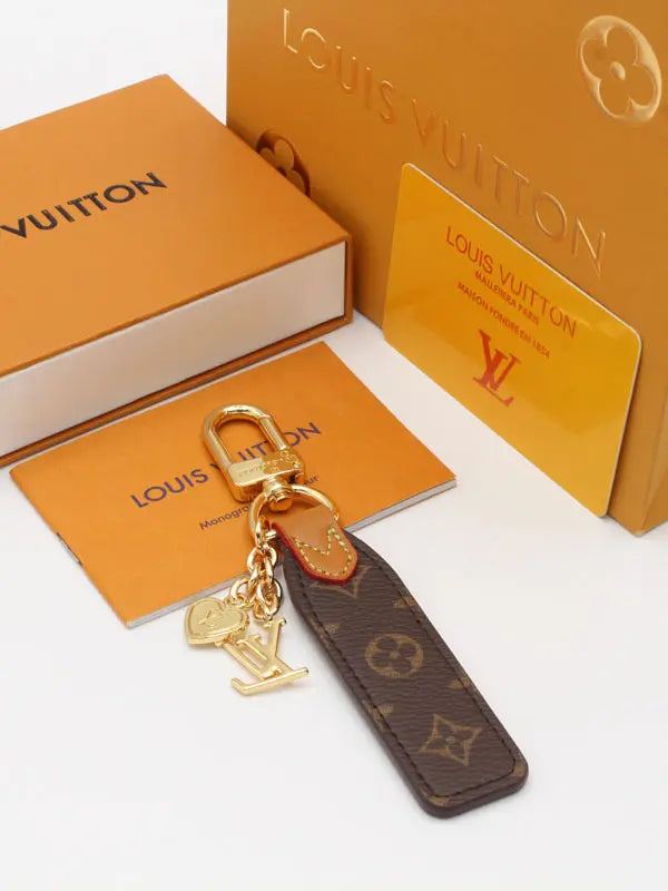 ميدالية لويس فيتون 241 ميدالية louis vuitton