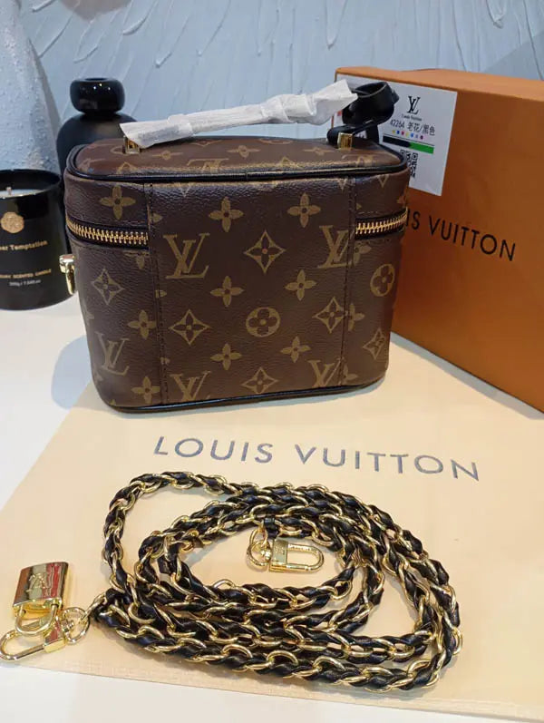 شنطة لويس فيتون ماستر صغيرة مكيب اب شنط وحقائب louis vuitton bags