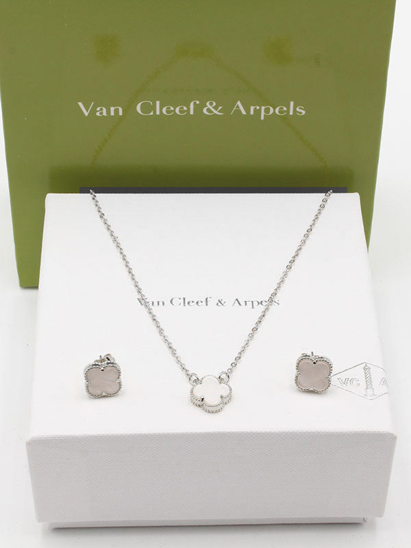 طقم فان كليف ناعم 2 قطع اطقم van cleef ابيض فضي