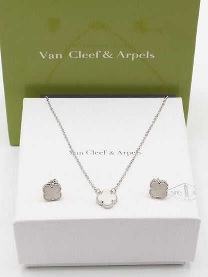 طقم فان كليف ناعم 2 قطع اطقم van cleef ابيض فضي