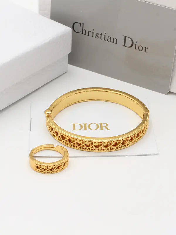 اساور ديور الهبه مع الخاتم مقاس صغير اسواره dior