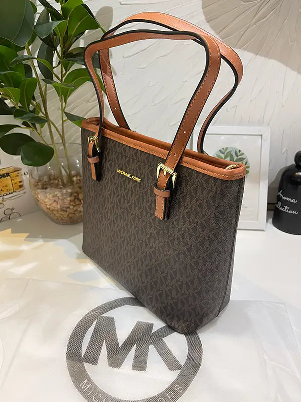 شنطة مايكل كورس الماستر شنط وحقائب Michael Kors bags بني