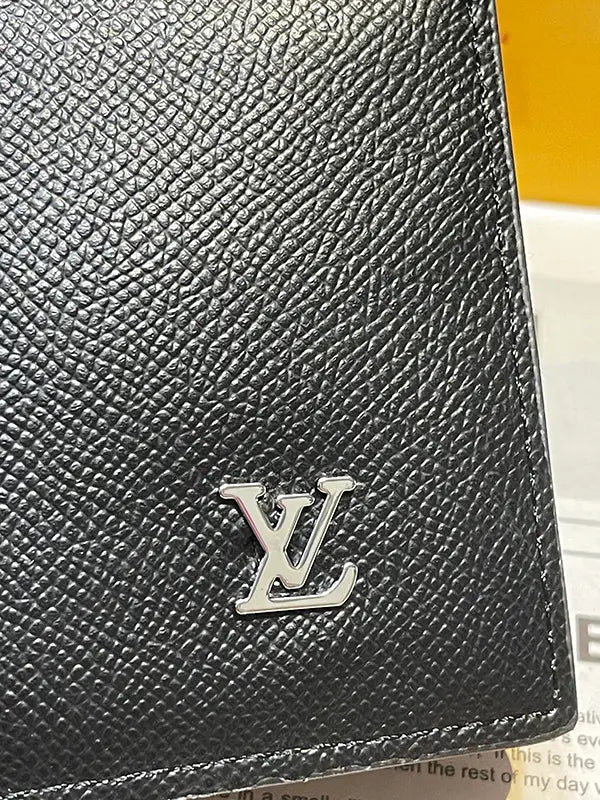 بوك لويس فيتون 319 محافظ louis vuitton bags