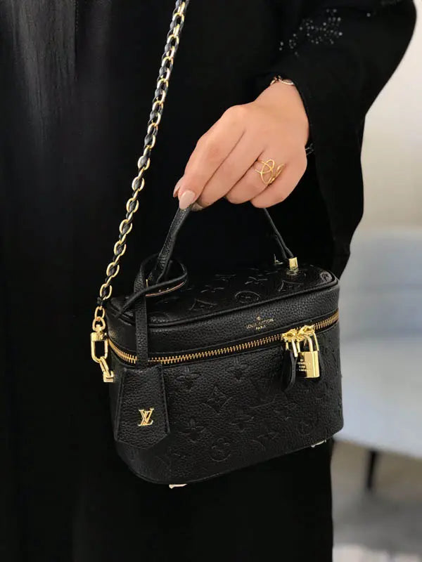 شنطة لويس فيتون وسط ماستر اسود شنط وحقائب louis vuitton bags