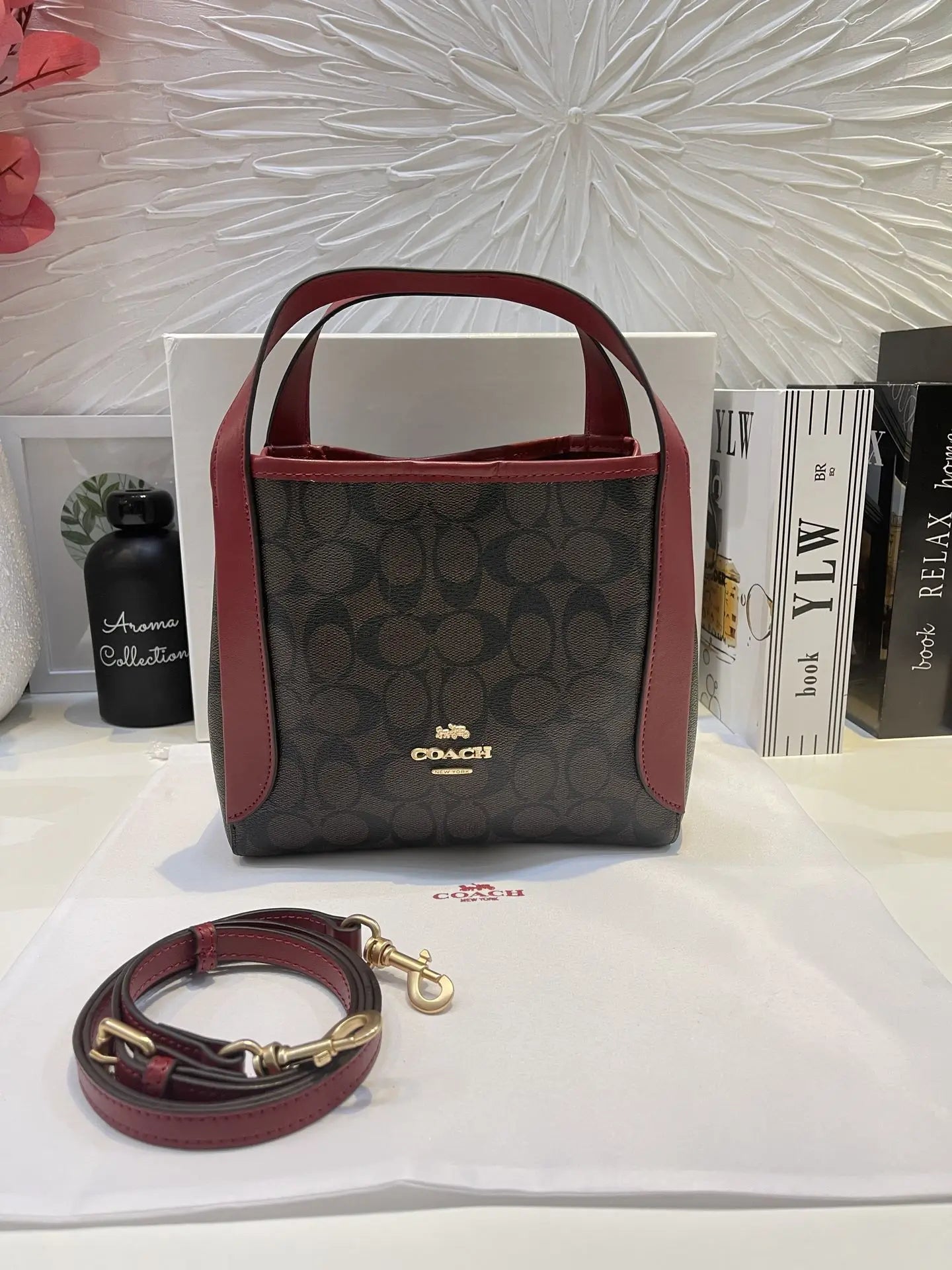 شنطة كوتش بالوان متعدده شنط وحقائب coach bags عنابي