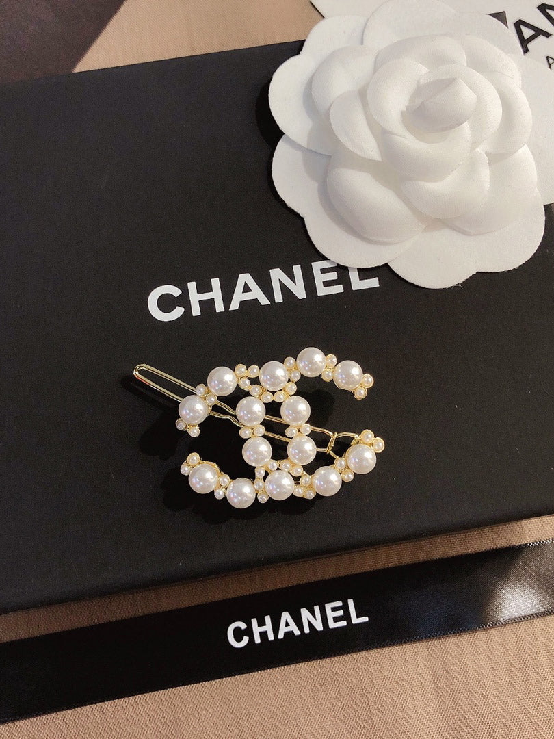 بكلة شعر شانيل لوقو اكسسوارات شعر chanel