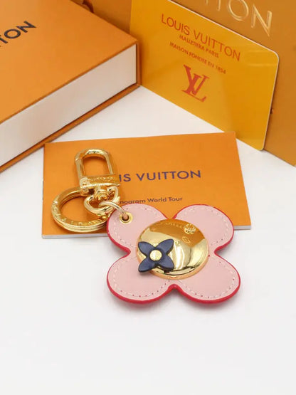 ميدالية لويس فيتون 240 ميدالية louis vuitton