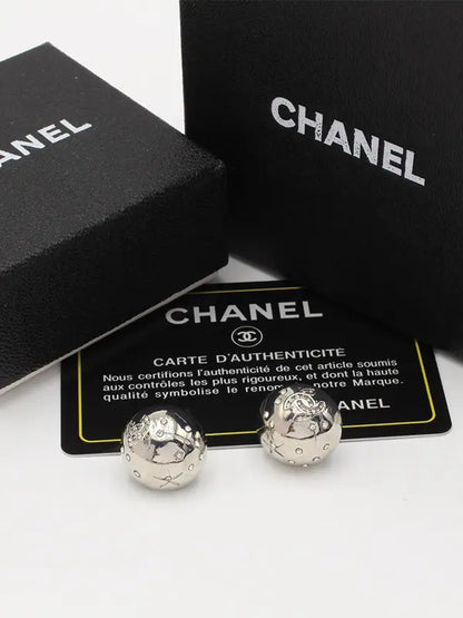 حلق شانيل مدور 567 حلق chanel فضي