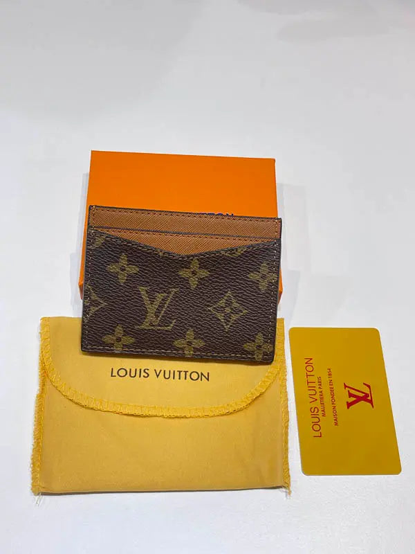 بوك لويس فيتون مع بوكس 375 محافظ louis vuitton bags