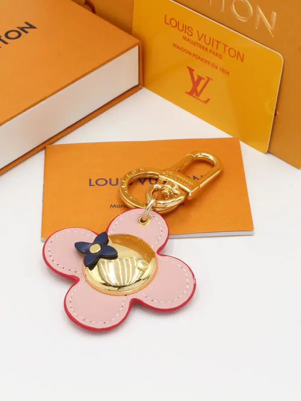 ميدالية لويس فيتون 240 ميدالية louis vuitton