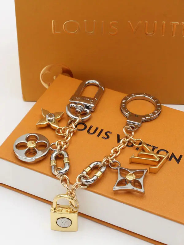 ميدالية لويس فيتون 234 ميدالية louis vuitton