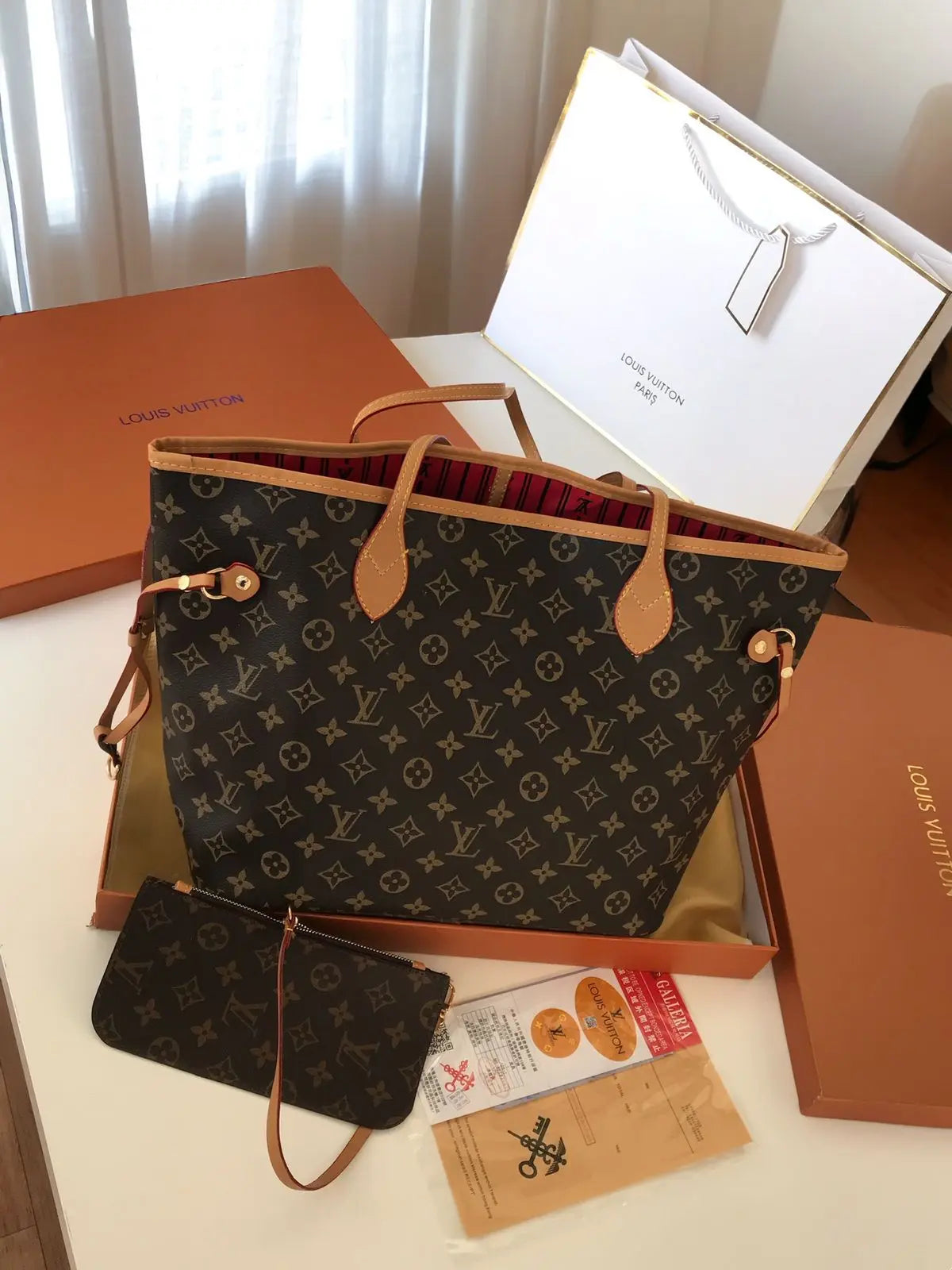 شنطة لويس فيتون كبيره بني داخلي اوفوايت شنط وحقائب fendi bags بني 2