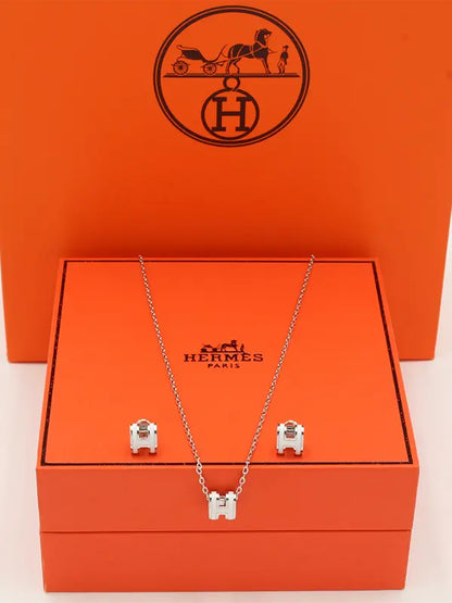 طقم هيرمز ملون ناعم ماستر لوقو اطقم HERMES ابيض فضي