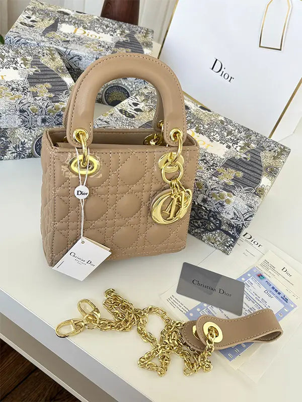 شنطة ديور الماستر شنط وحقائب dior bags بيج