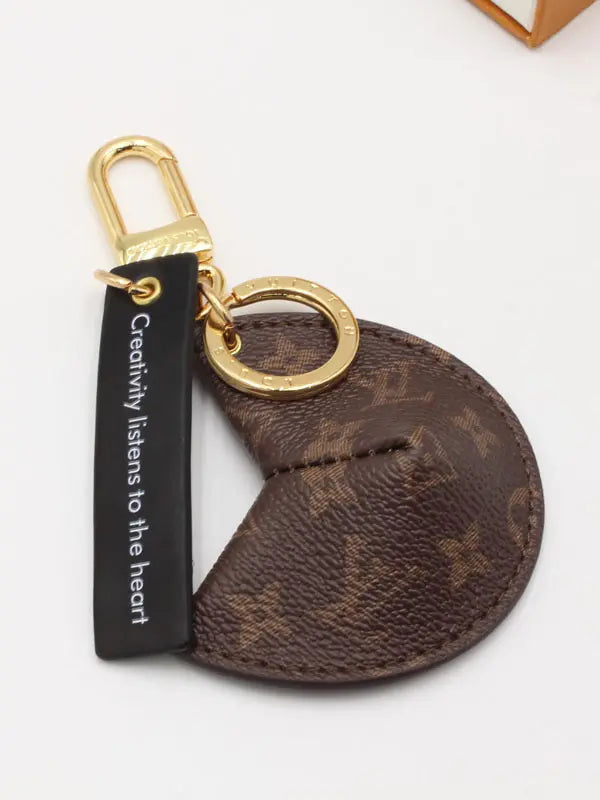 ميدالية لويس فيتون 243 ميدالية louis vuitton