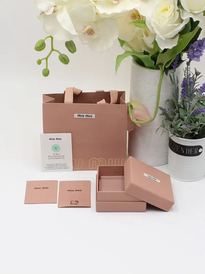 ملحقات ميو ميو للاكسسوارات هدايا miumiu