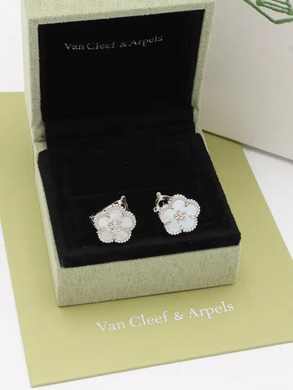 حلق فان كليف زهرات الامبرا اند اربلز الماستر حلق van cleef