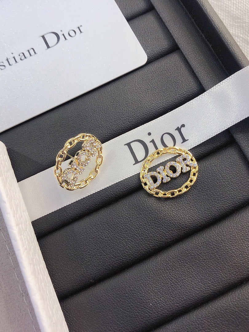 حلق ديور بيضاوي حلق dior