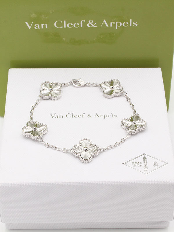 اساور فان كليف الماستر الجديده