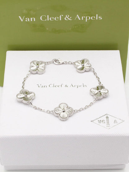 اساور فان كليف الماستر الجديده