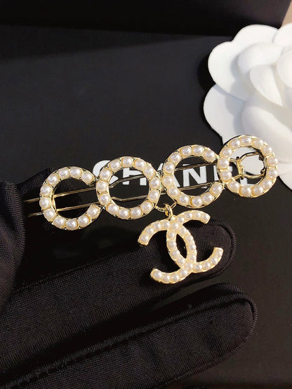 بكلة شعر شانيل اكسسوارات شعر chanel