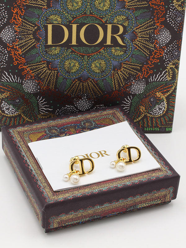 حلق ديور لوقو قولد سنقل بيرل حلق dior