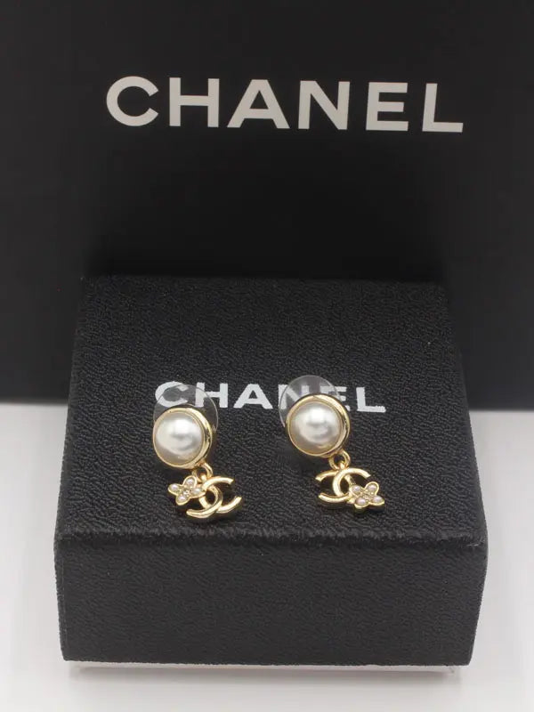 حلق شانيل 653 حلق chanel ذهبي