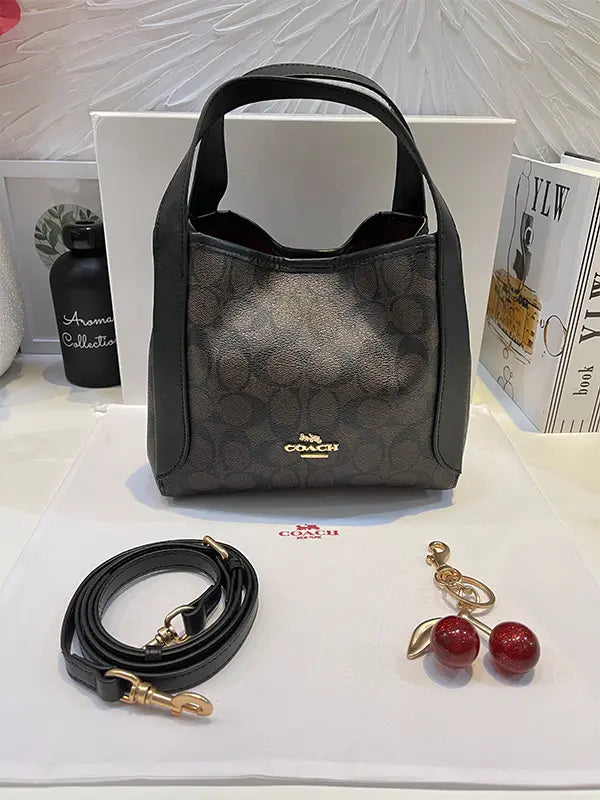 شنطة كوتش بالوان متعدده شنط وحقائب coach bags