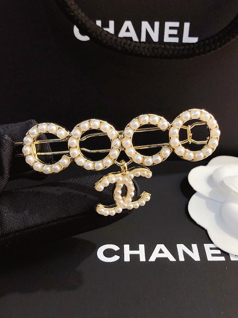 بكلة شعر شانيل اكسسوارات شعر chanel