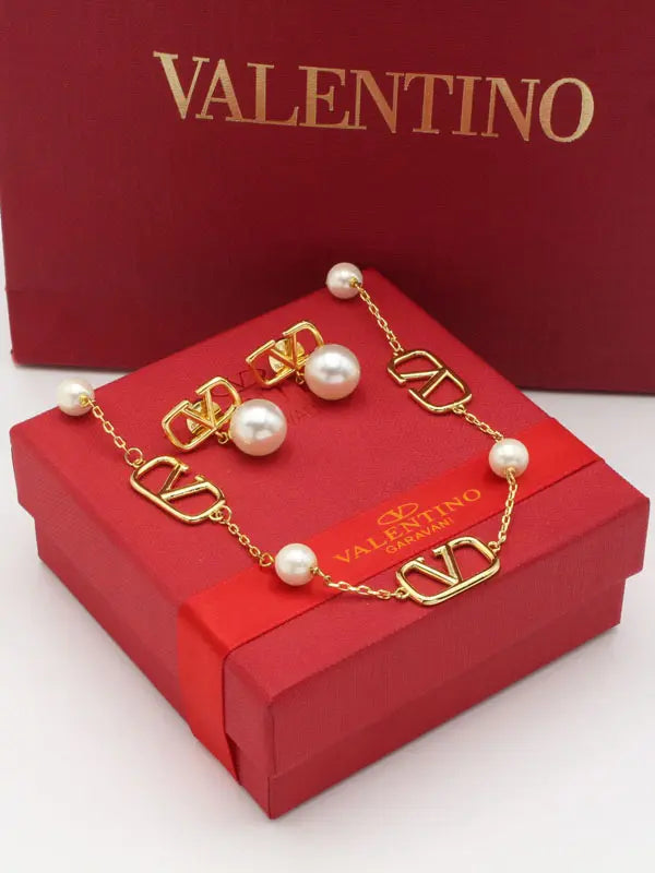 طقم فالنتينو لولو بيرل تشوكر ماستر اطقم VALENTINO