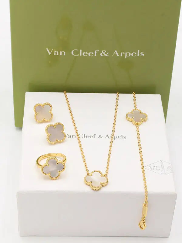 طقم فان كليف الجديد ناعم 4 قطع ابيض اطقم van cleef ذهبي