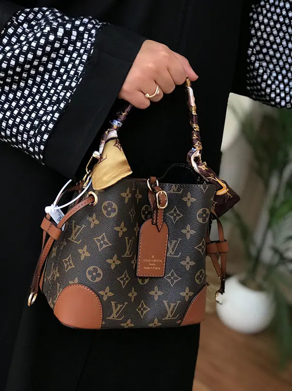 شنطة لويس فيتون بوكيت الماستر شنط وحقائب louis vuitton bags بني