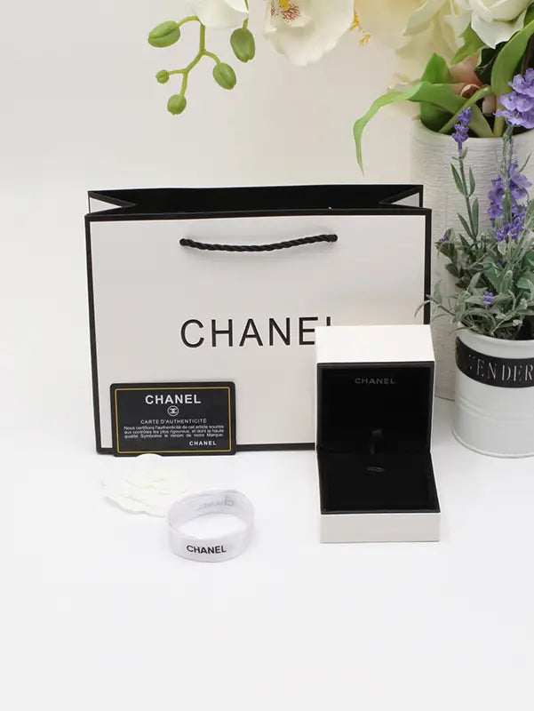 ملحقات شانيل للاطقم مربع صغيره هاي فيرجن هدايا chanel