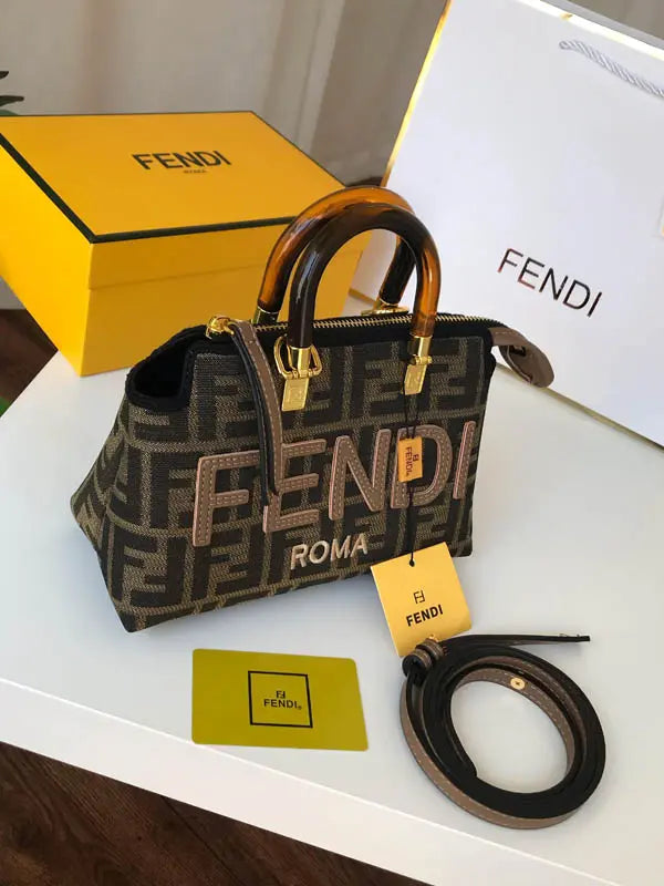 شنطة فندي بني ماستر 389 شنط وحقائب fendi bags