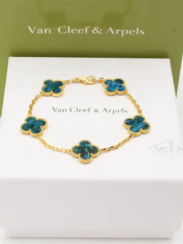 اساور فان كليف الماستر الجديده