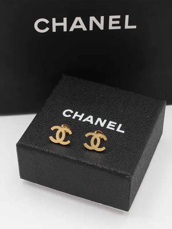 حلق شانيل ميتال لوقو 620 حلق chanel