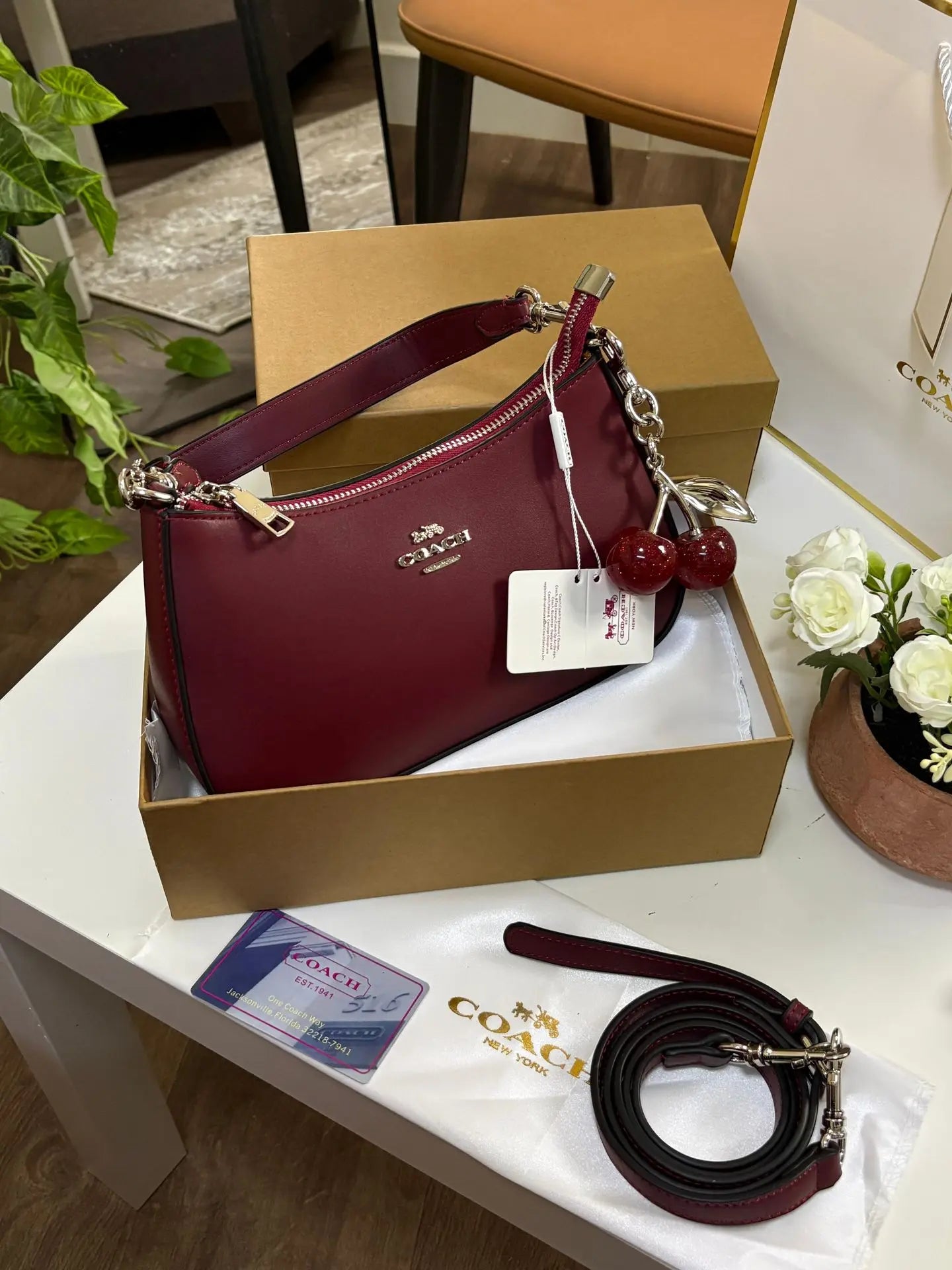 شنطة كوتش ماستر شنط وحقائب coach bags عنابي
