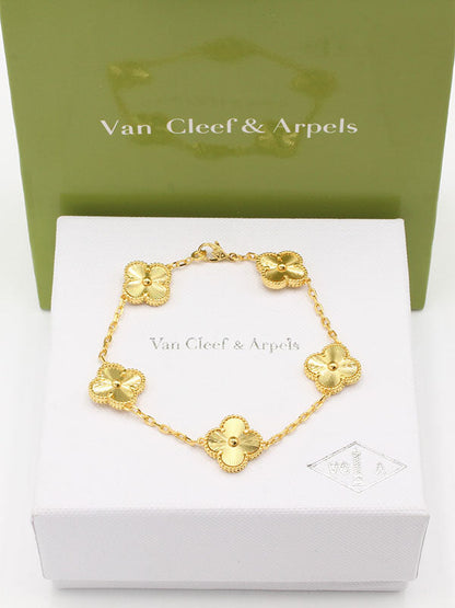 اساور فان كليف الماستر الجديده