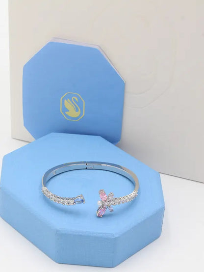 اسواره سواروفسكي اريانا غراندي بانقل ماستر اسواره Swarovski