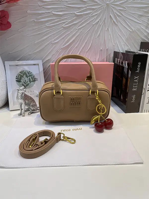 شنطة ميوميو مودرن شنط وحقائب miumiu bags بيج