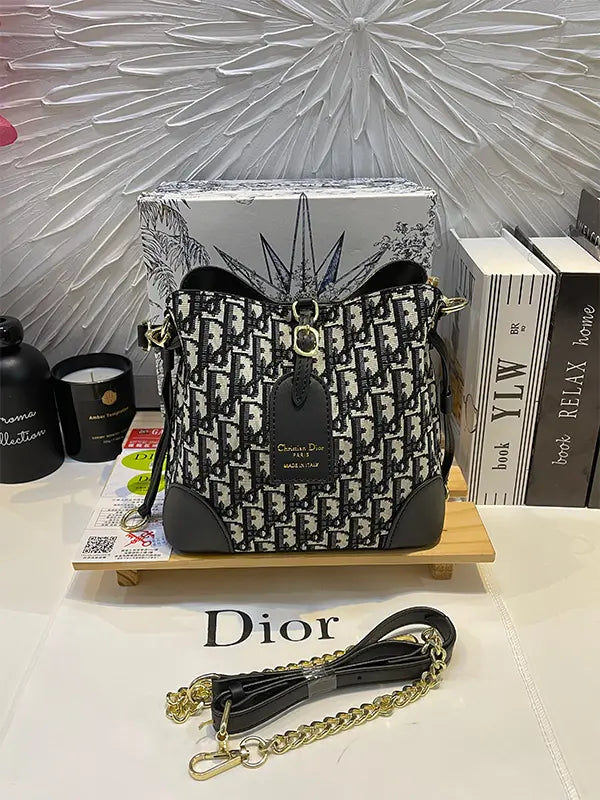 شنطة ديور ماستر وسط شنط وحقائب dior bags