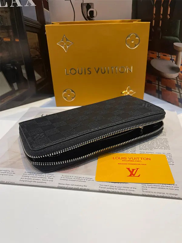 بوك لويس فيتون 323 محافظ louis vuitton bags