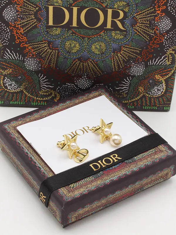 حلق ديور ستار بيرل لوقو حلق dior